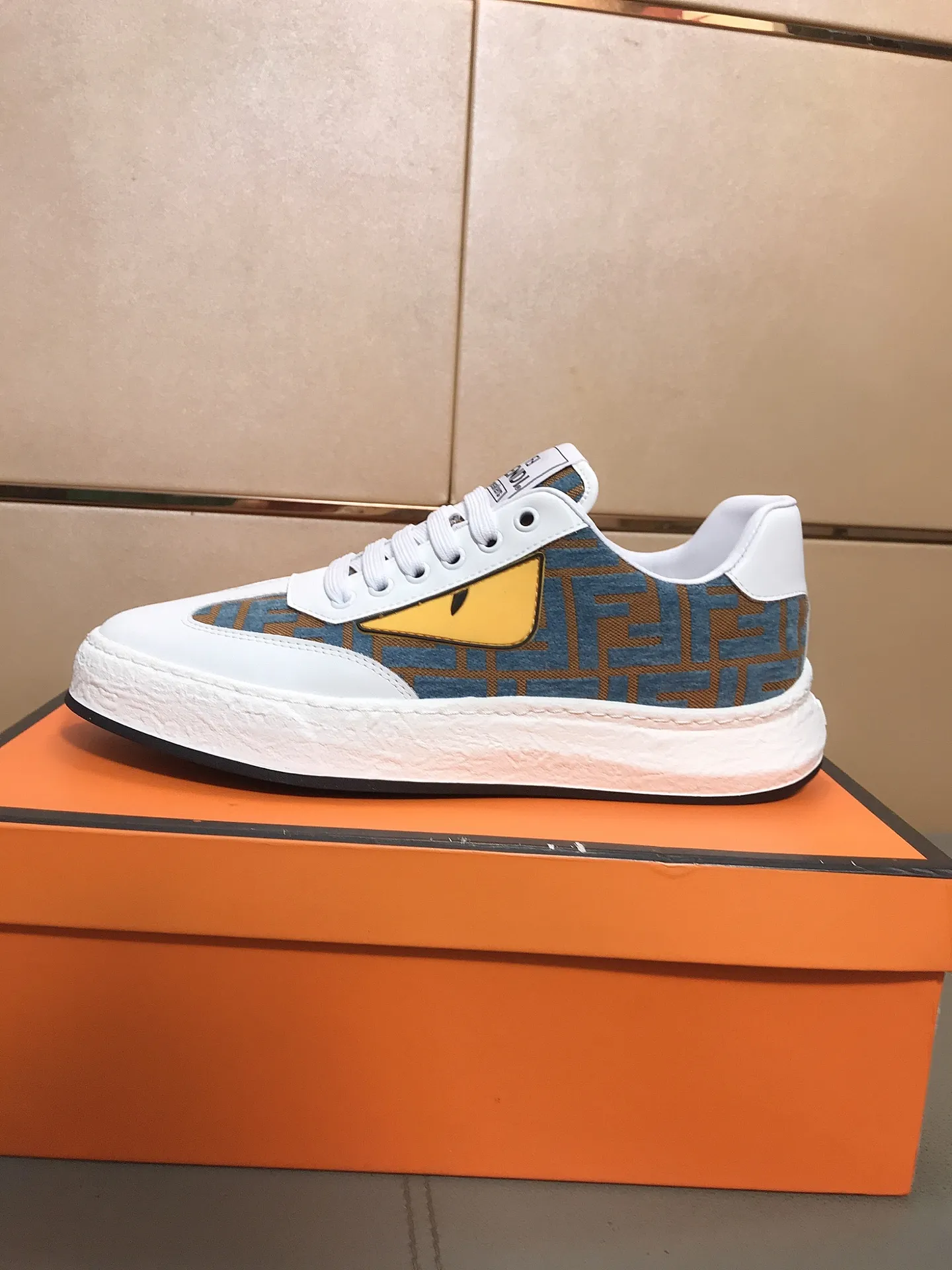Men's Men's Shoes 230 🔆🔆👉Fendi [Fendi] Men's new low-top casual shoes are on the market🔥The shoe body is made of brand-specific printed fabric + cowhide, sheepskin foot pads, breathable and not covering the feet! Fashionable casual shoes 🙈Outsole is ultra-light, non-slip and wear-resistant👣 Standard size 38-44